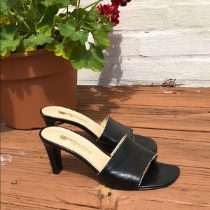 HOST PICK ✨ Italian leather heels 👠